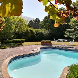 le-petit-vignoble.hotels-capetown.com/